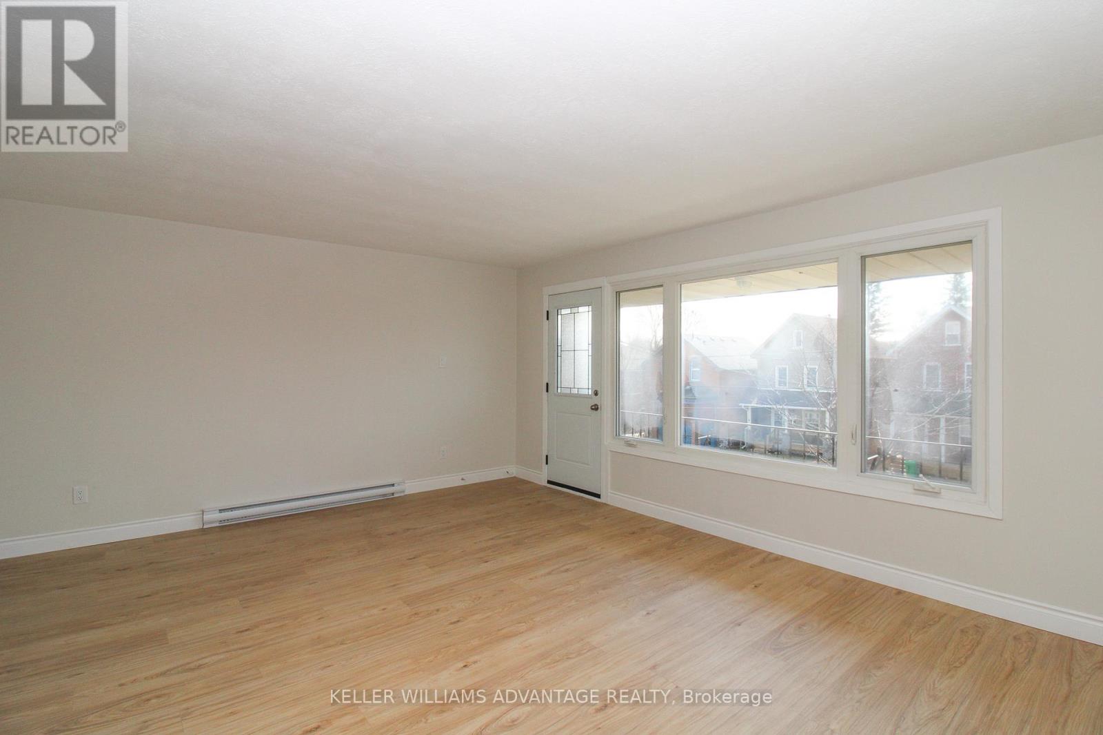 Upper - 506 Sherbrooke Street, Peterborough, Ontario  K9J 2P3 - Photo 3 - X13006056