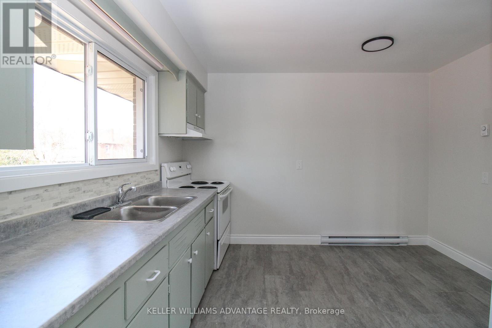 Upper - 506 Sherbrooke Street, Peterborough, Ontario  K9J 2P3 - Photo 7 - X13006056