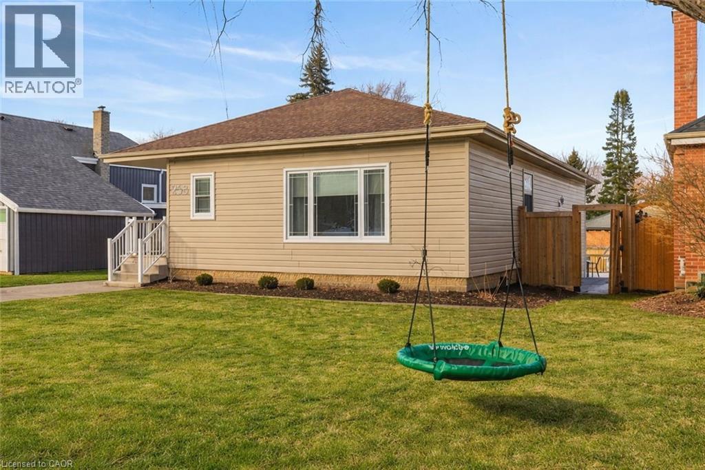 258 Sanatorium Road, Hamilton, Ontario  L9C 1Z9 - Photo 1 - 40821098