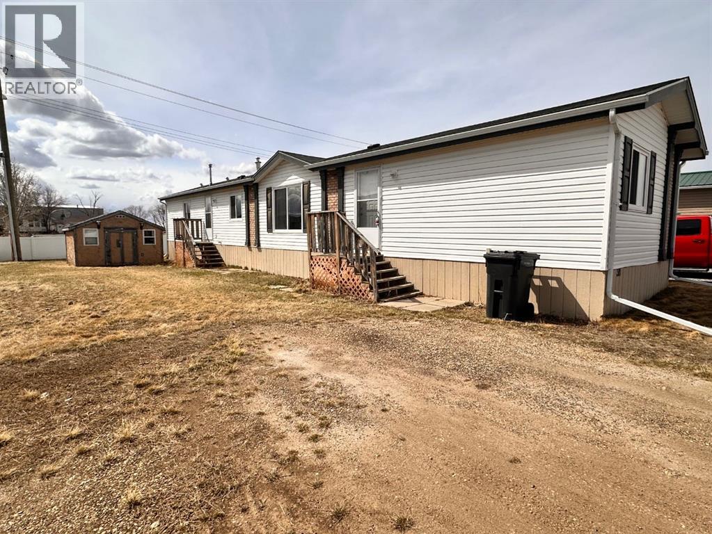 318-349 Railway Avenue, Duchess, Alberta  T0J 0Z0 - Photo 1 - A2292615