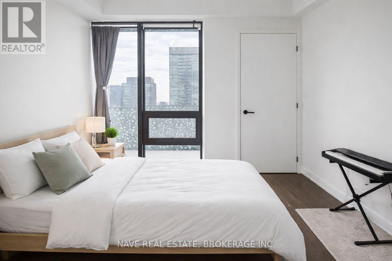 3613 - 55 Charles Street E, Toronto, Ontario  M4Y 0J1 - Photo 3 - C12973580