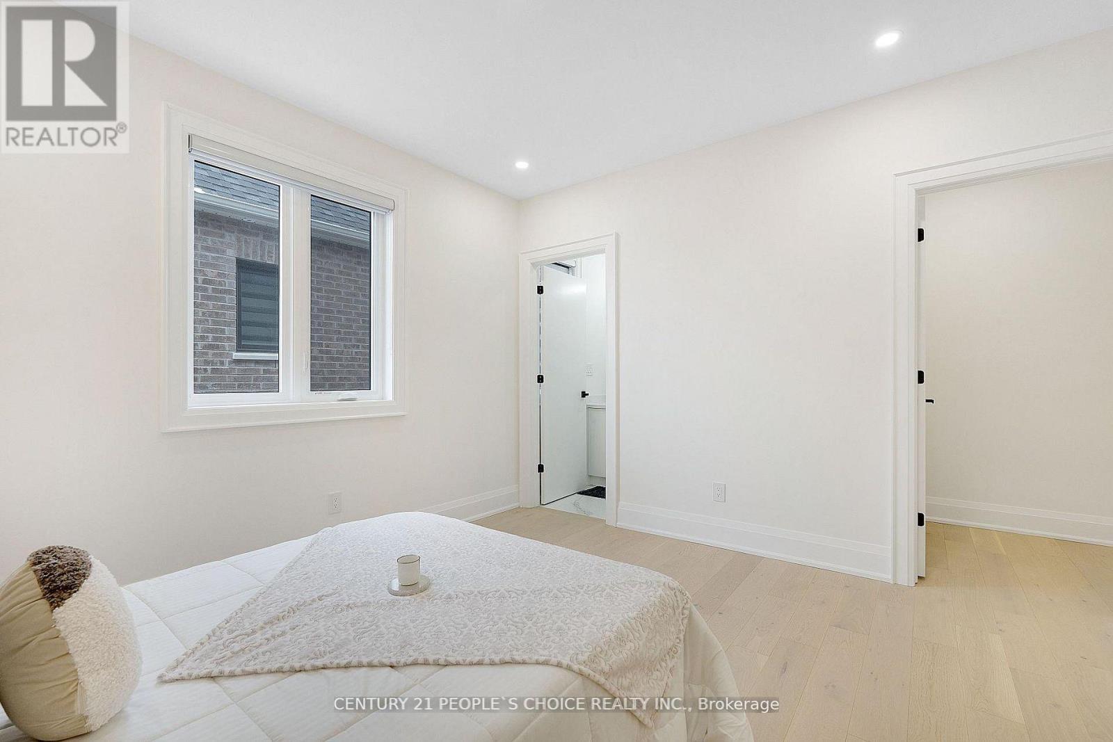 Upper - 8915 Heritage Road, Brampton, Ontario  L6Y 0E4 - Photo 33 - W12991800