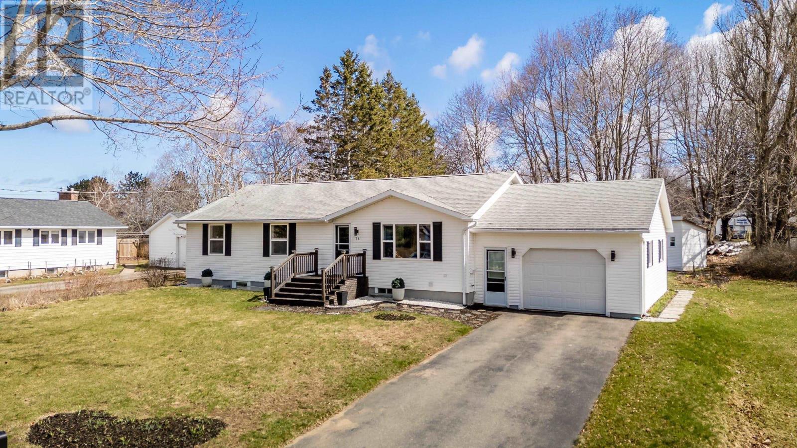 16 Hillcrest Avenue, Nictaux, Nova Scotia  B0S 1P0 - Photo 2 - 202607610