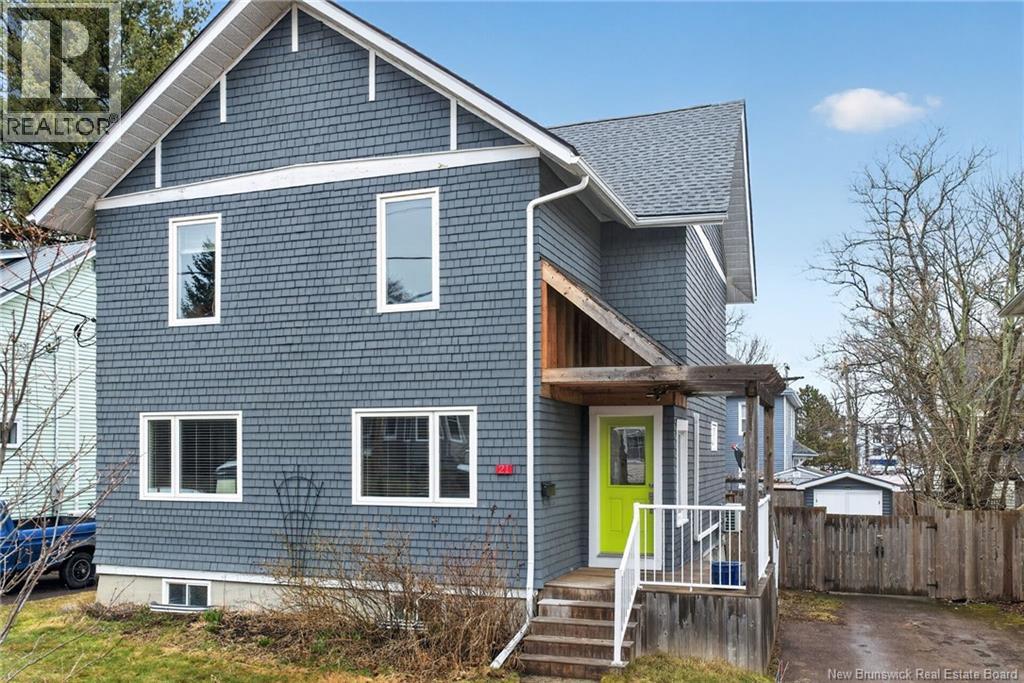 21 Portledge, Moncton, New Brunswick  E1C 5S6 - Photo 2 - NB137350