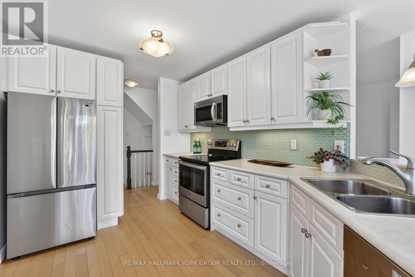 26 Mendys Forest, Aurora, Ontario  L4G 5A4 - Photo 13 - N12981156