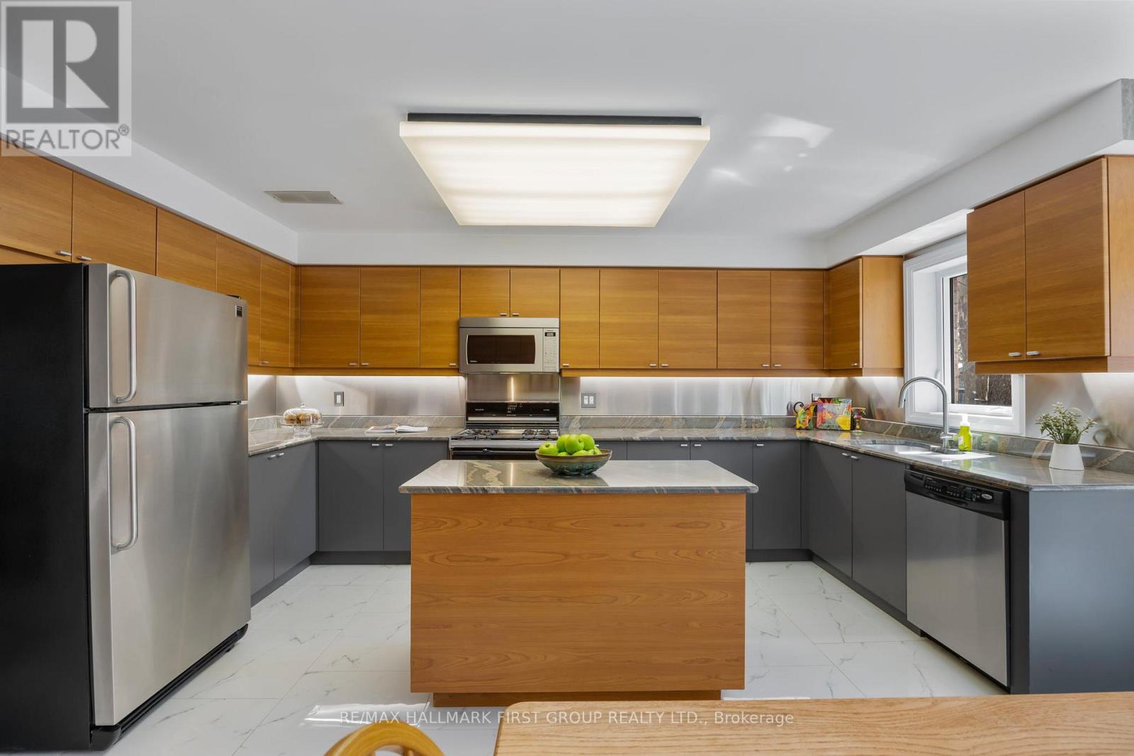 39 Kennett Drive, Whitby, Ontario  L1P 1L5 - Photo 16 - E13006110