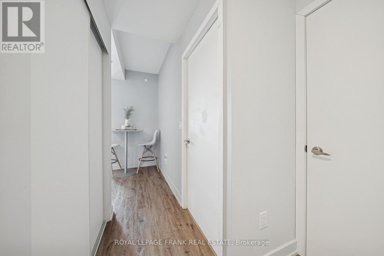 409 - 630 Greenwood Avenue, Toronto, Ontario  M4J 0A8 - Photo 2 - E13006122