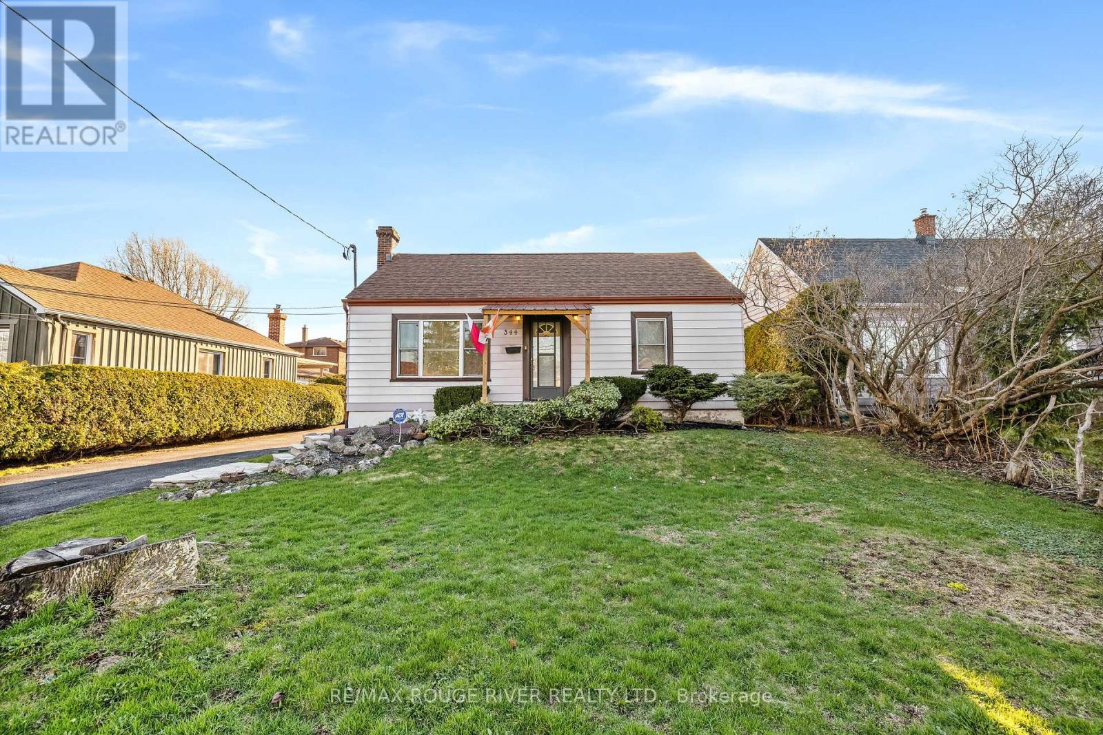 344 Nipigon Street, Oshawa, Ontario  L1J 4N9 - Photo 1 - E13006280