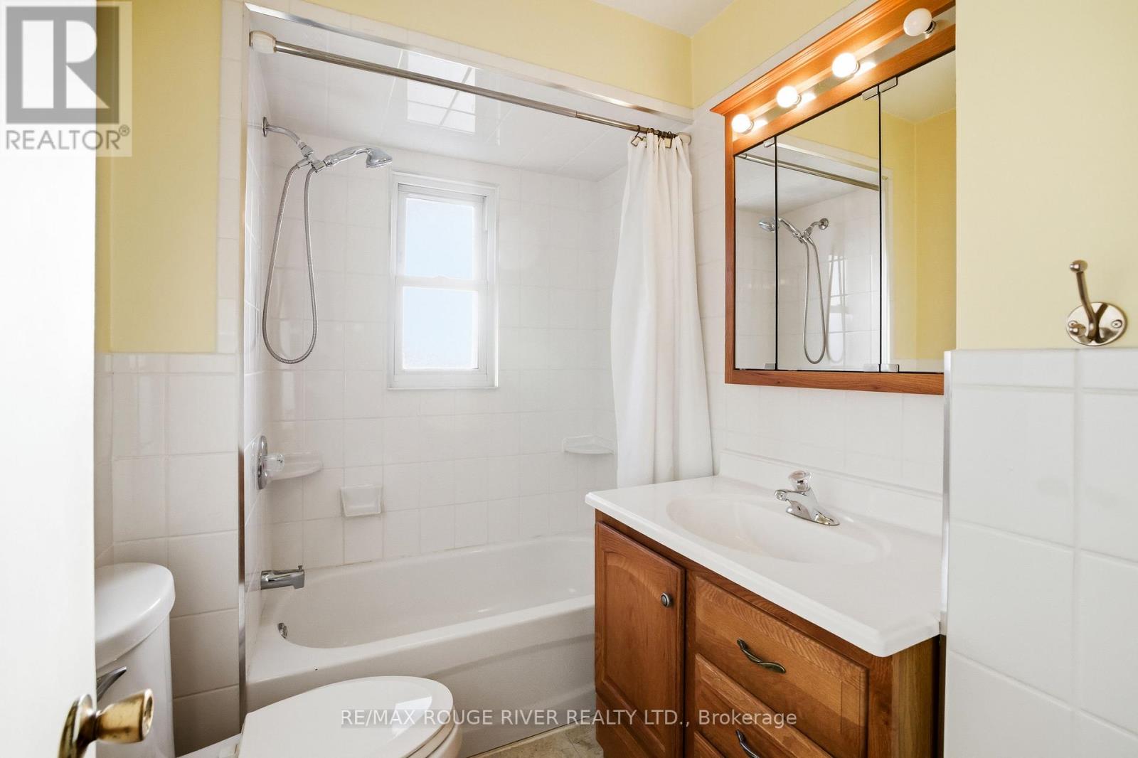 344 Nipigon Street, Oshawa, Ontario  L1J 4N9 - Photo 22 - E13006280