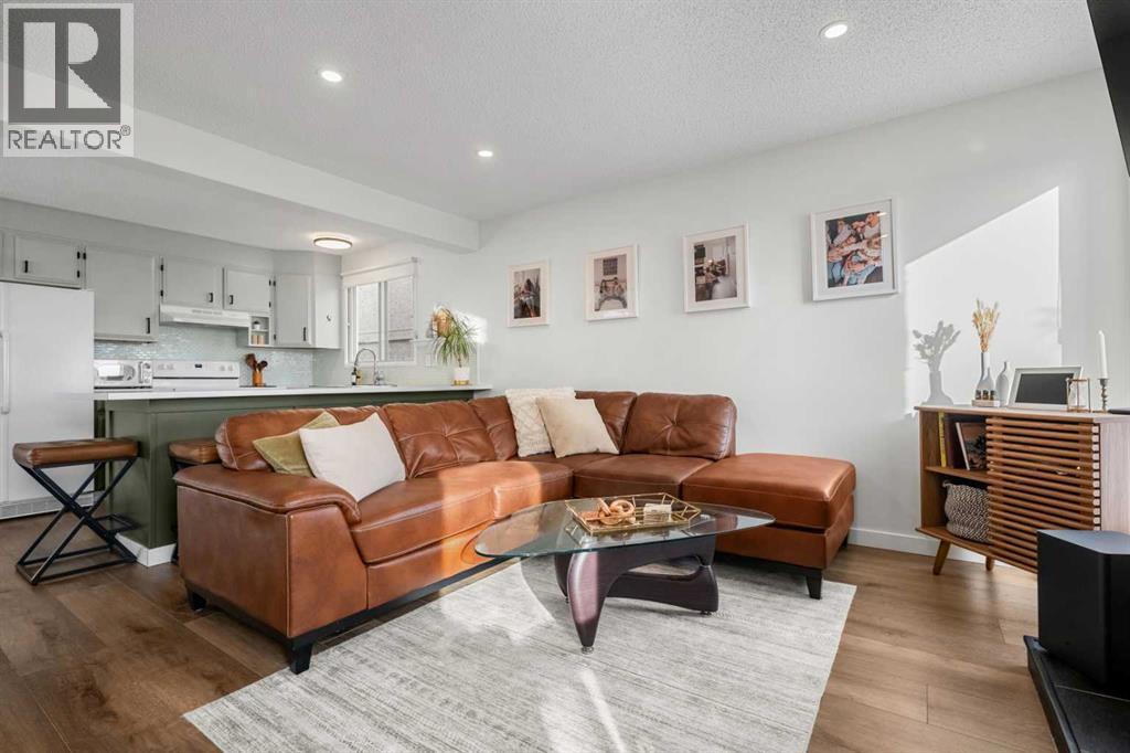 55 Coach Gate Way Sw, Calgary, Alberta  T3H 1L7 - Photo 17 - A2280840