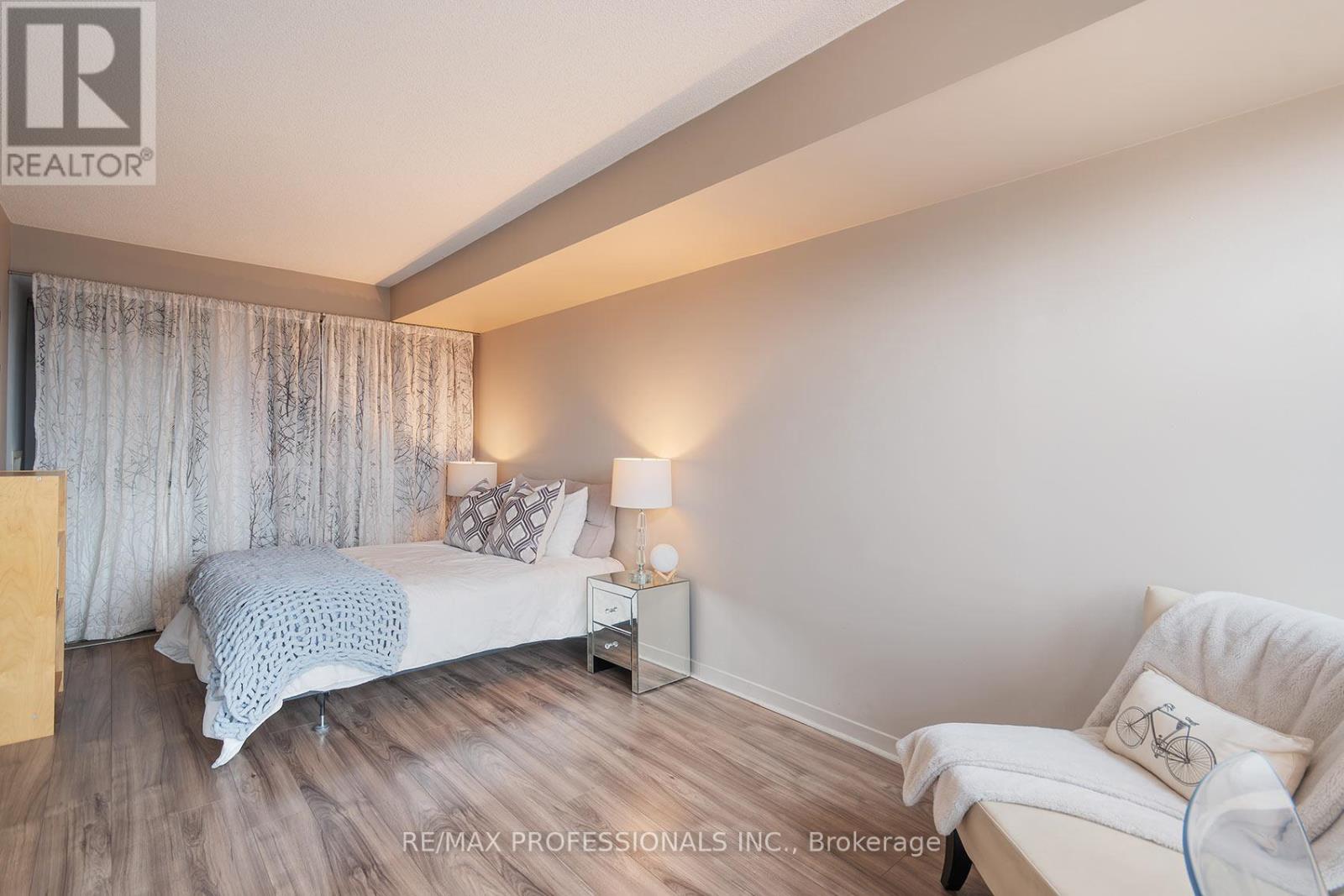 704 - 1040 The Queensway, Toronto, Ontario M8Z 0A7 - Photo 29 - W13005450