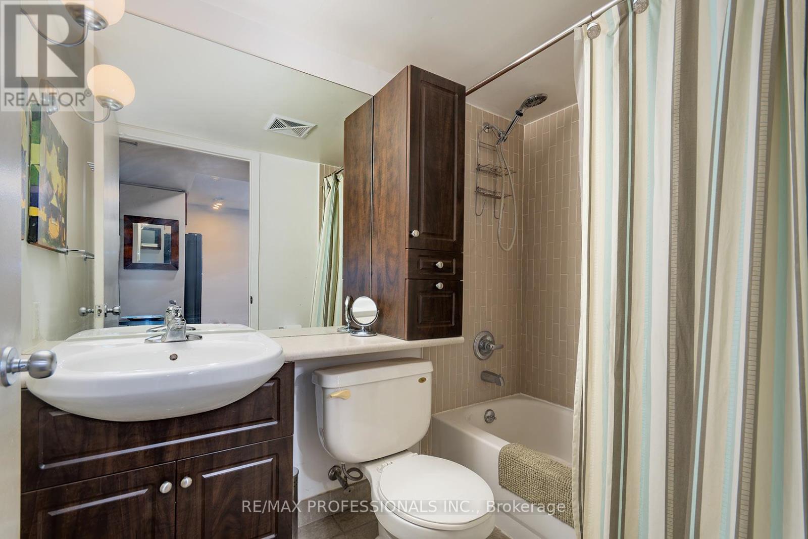 704 - 1040 The Queensway, Toronto, Ontario M8Z 0A7 - Photo 33 - W13005450