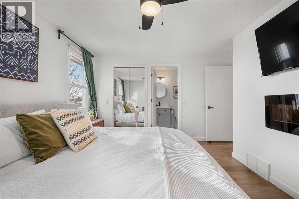 55 Coach Gate Way Sw, Calgary, Alberta  T3H 1L7 - Photo 24 - A2280840