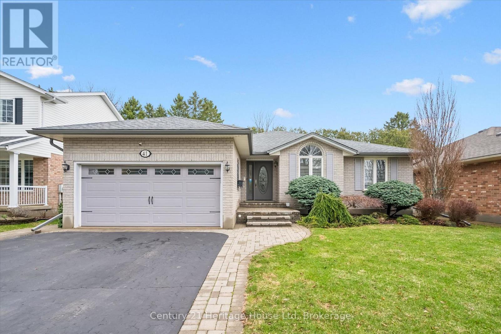 41 THOMAS BOULEVARD, Centre Wellington, Ontario