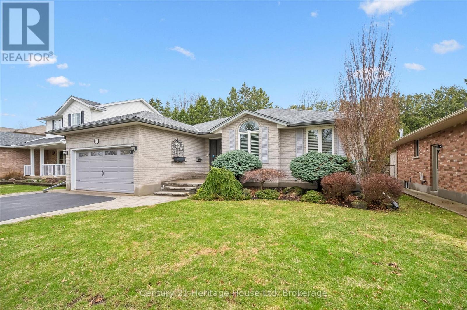 41 Thomas Boulevard, Centre Wellington, Ontario  N0B 1S0 - Photo 3 - X13006128