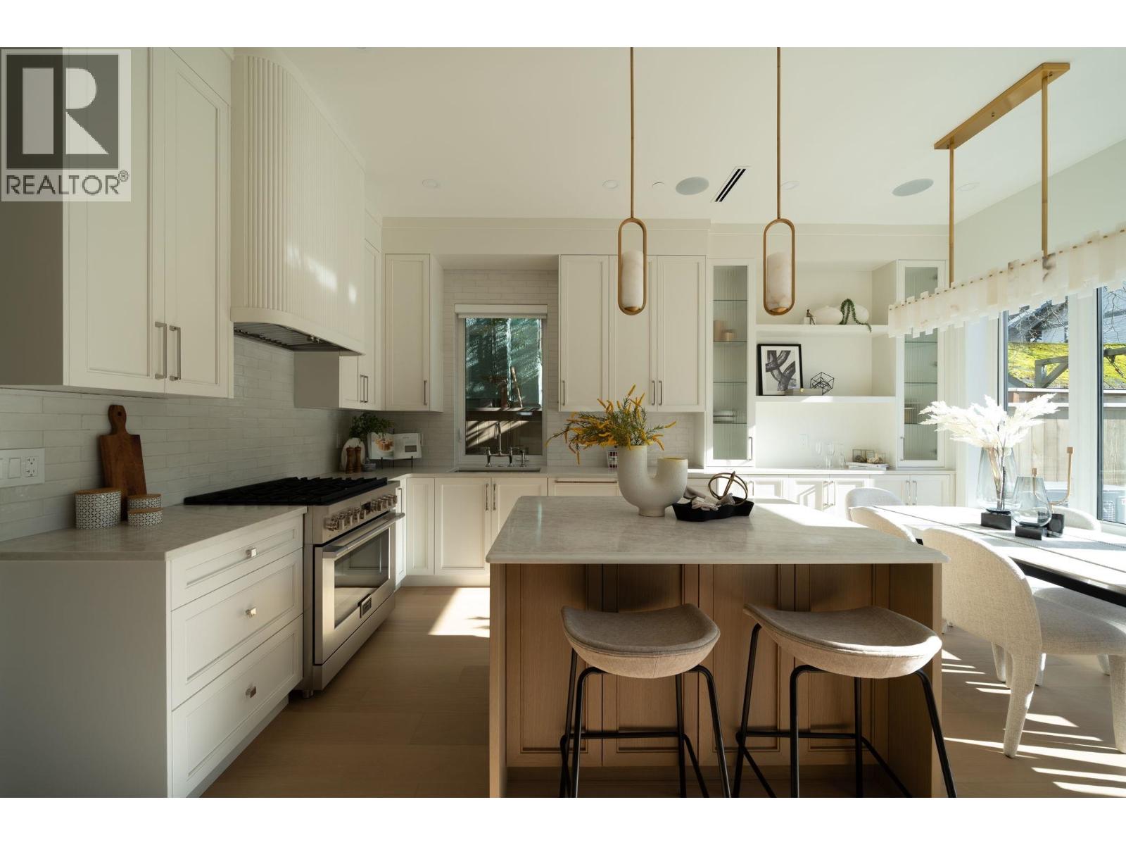 2 864 E 16th Avenue, Vancouver, British Columbia  V5T 2V6 - Photo 3 - R3112225