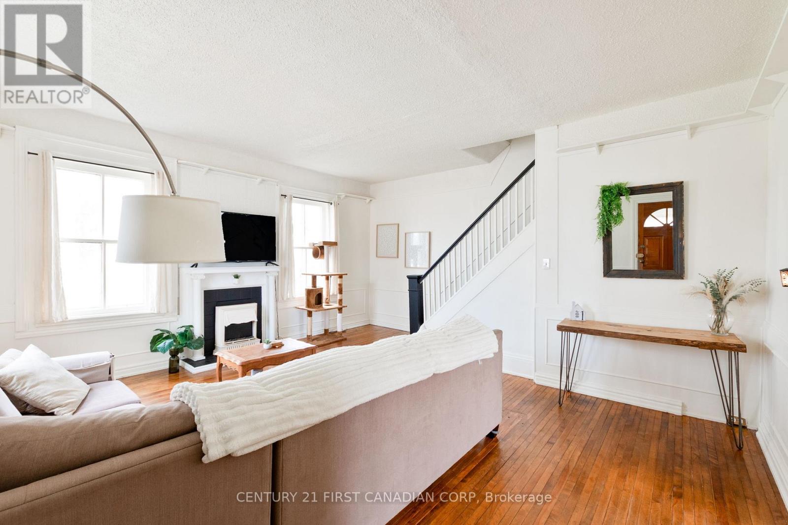 1 Fairview Avenue, St. Thomas, Ontario  N5R 4X2 - Photo 8 - X13006298