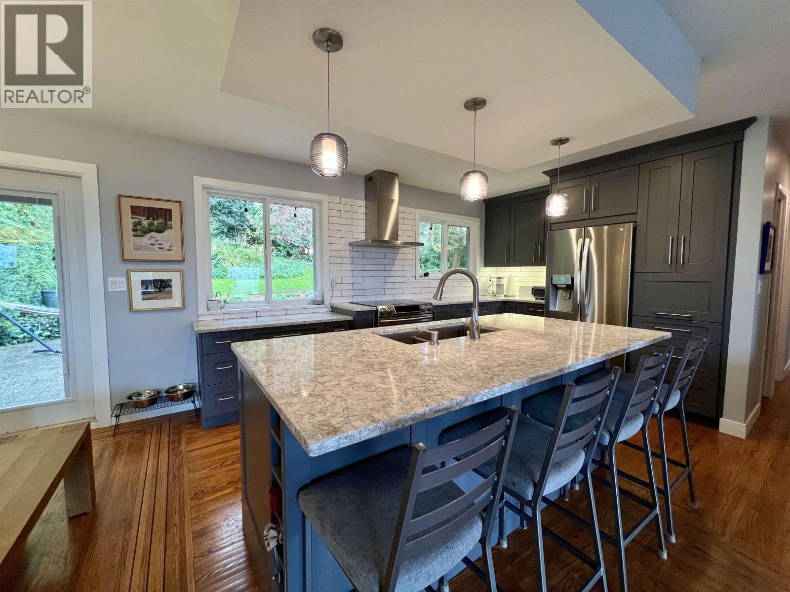 918 Baker Drive, Coquitlam, British Columbia  V3J 6X2 - Photo 2 - R3112232