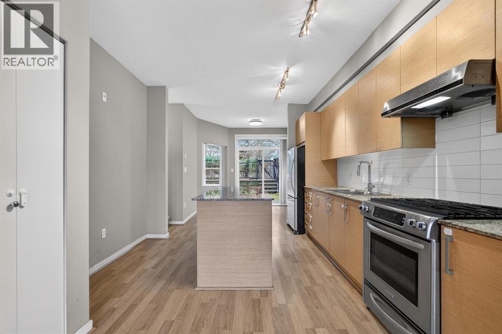 7 5881 Irmin Street, Burnaby, British Columbia  V5J 0C5 - Photo 2 - R3112250