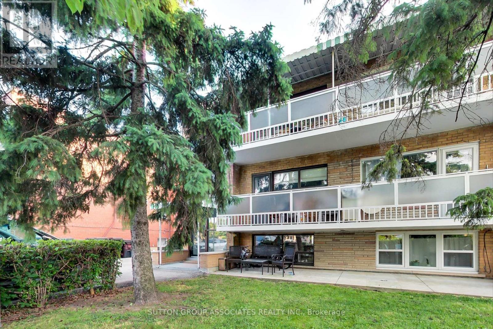 241 PANNAHILL ROAD, Toronto, Ontario