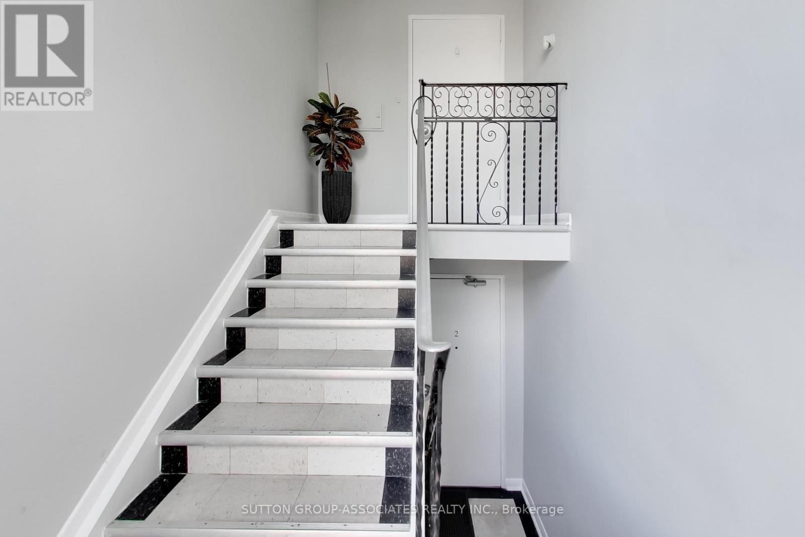 241 Pannahill Road, Toronto, Ontario  M3H 4N9 - Photo 11 - C13006182