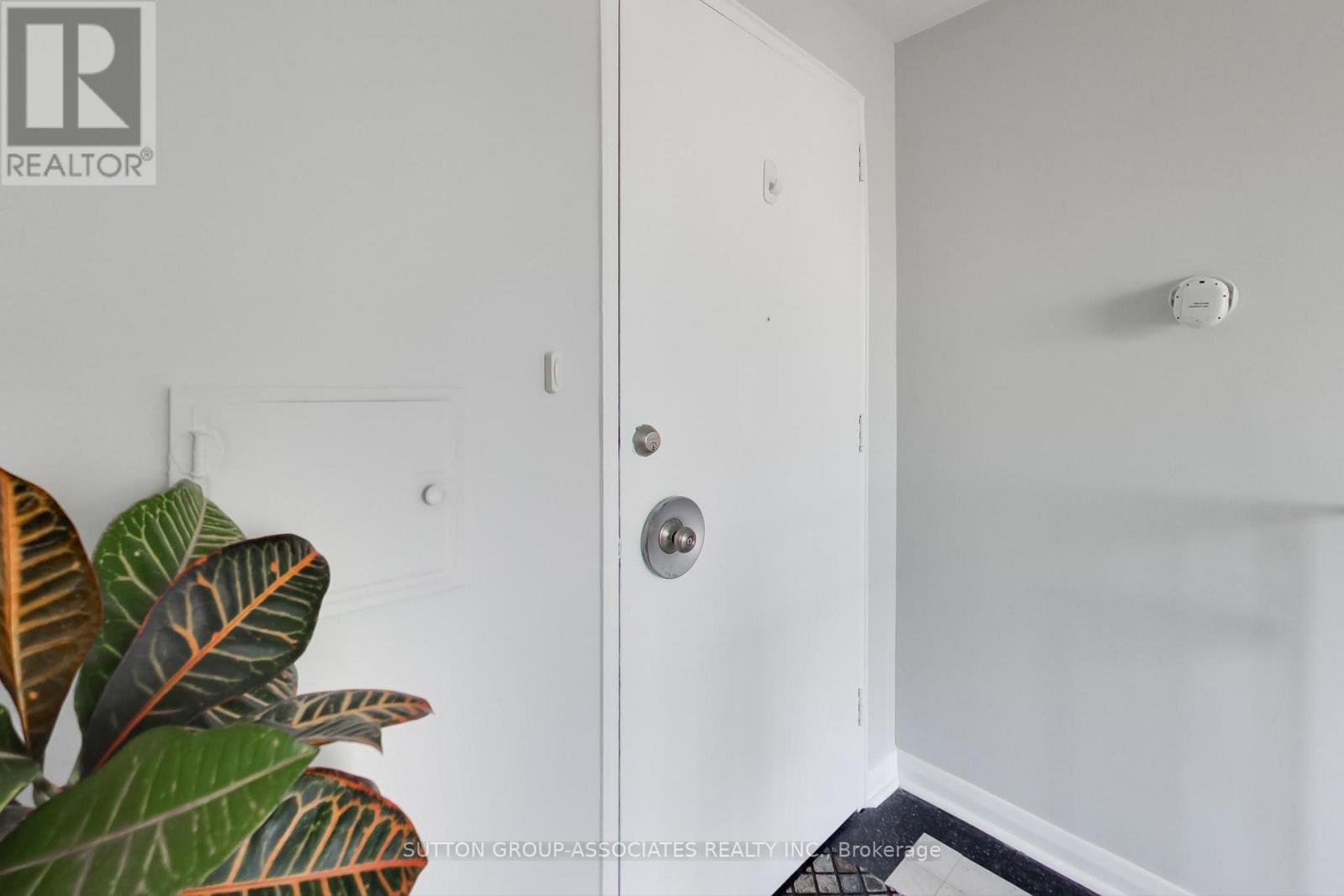 241 Pannahill Road, Toronto, Ontario  M3H 4N9 - Photo 12 - C13006182