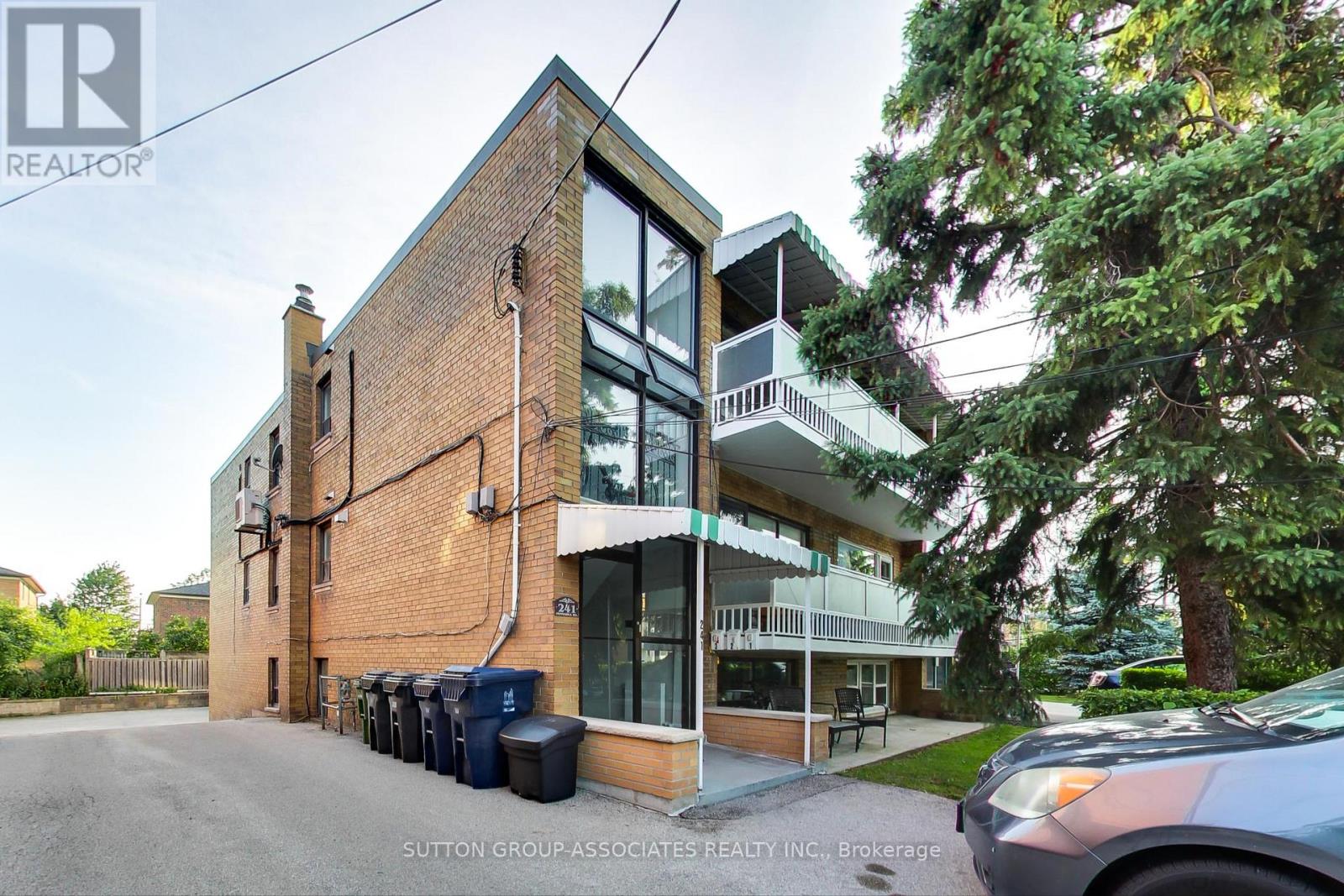 241 Pannahill Road, Toronto, Ontario  M3H 4N9 - Photo 4 - C13006182