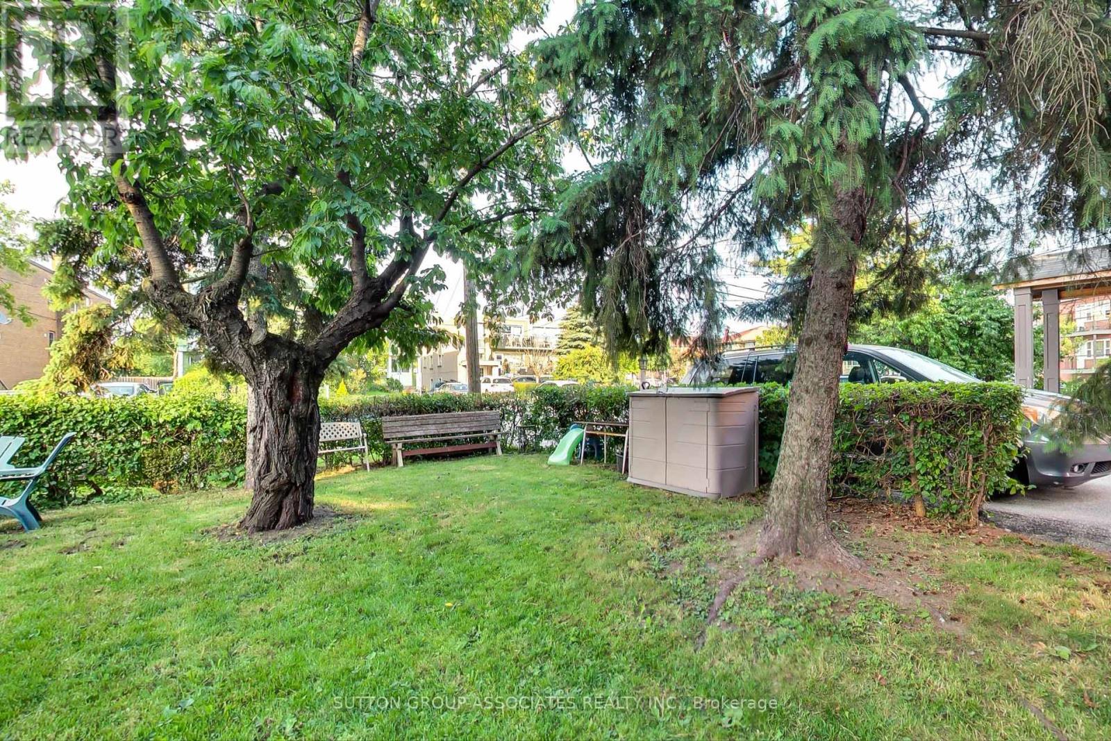 241 Pannahill Road, Toronto, Ontario  M3H 4N9 - Photo 6 - C13006182