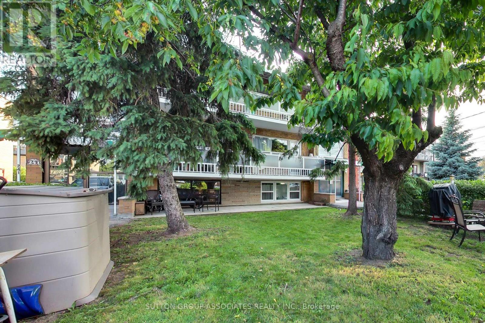 241 Pannahill Road, Toronto, Ontario  M3H 4N9 - Photo 7 - C13006182