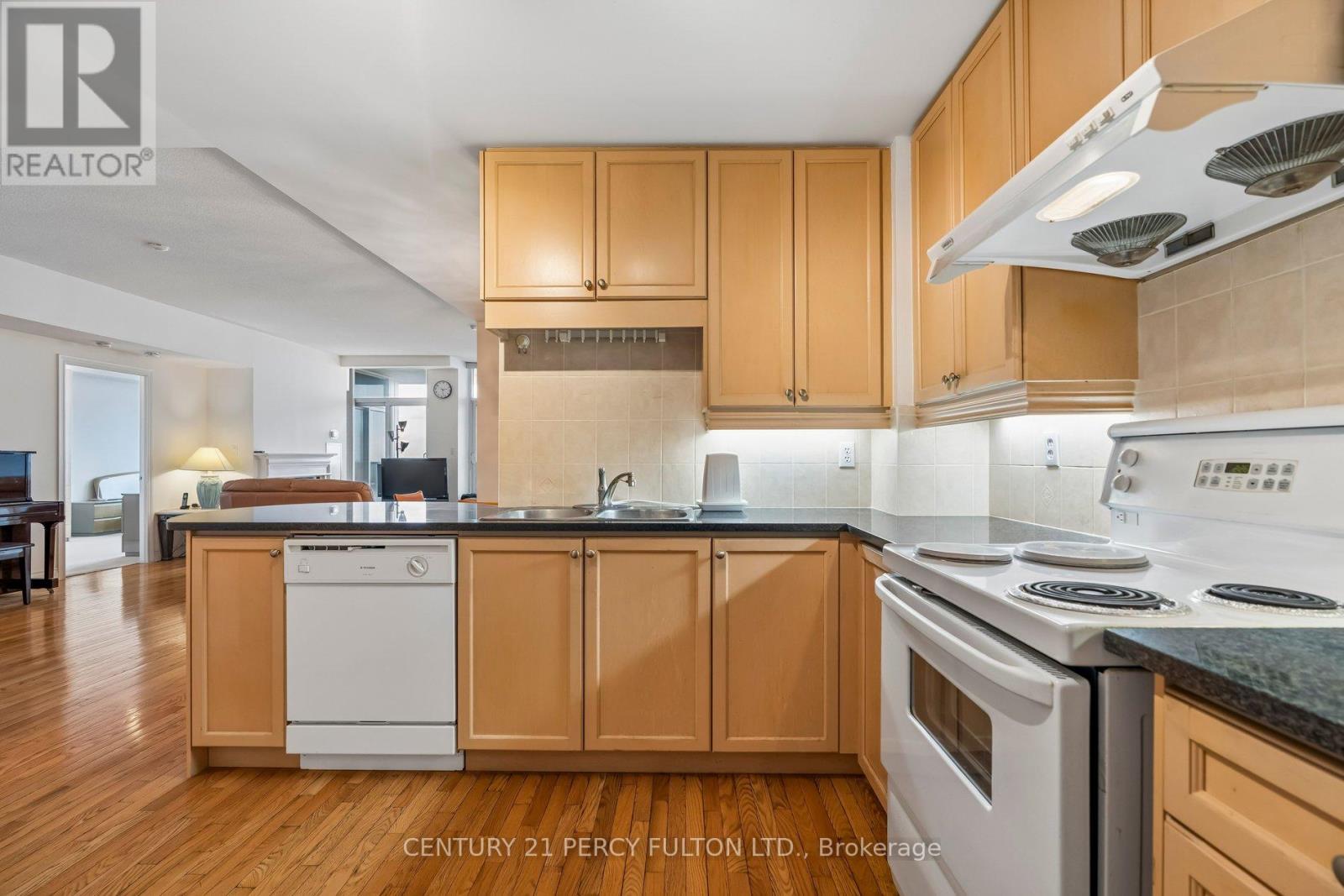 2703 - 1 Rean Drive, Toronto (Bayview Village), Ontario  M2K 3C1 - Photo 11 - C13006258