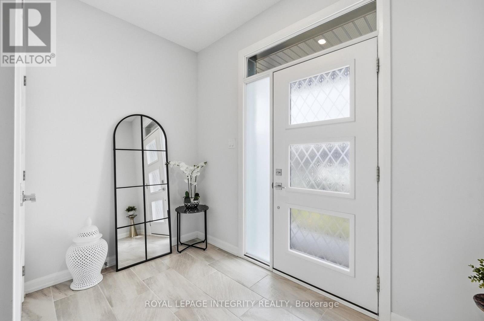 441 Sterling Avenue, Clarence-Rockland, Ontario  K4K 0M5 - Photo 3 - X13006114