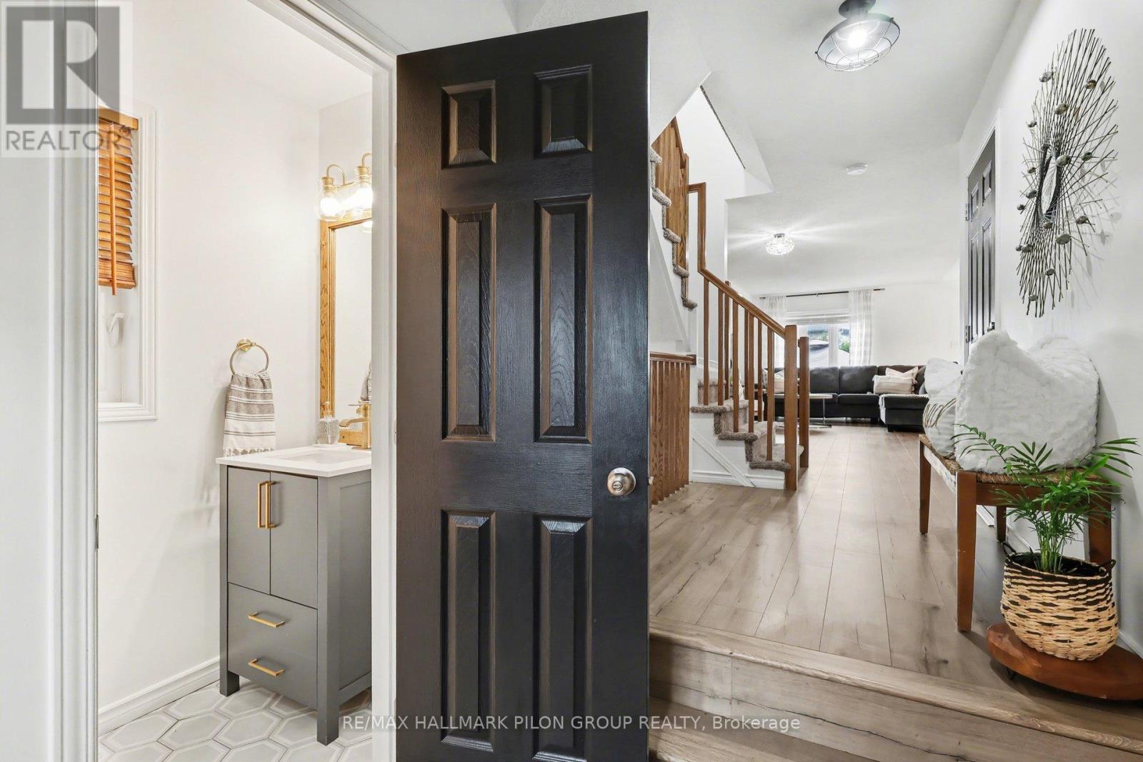 218 Rolling Meadow Crescent, Ottawa, Ontario  K1W 0B1 - Photo 11 - X13006206