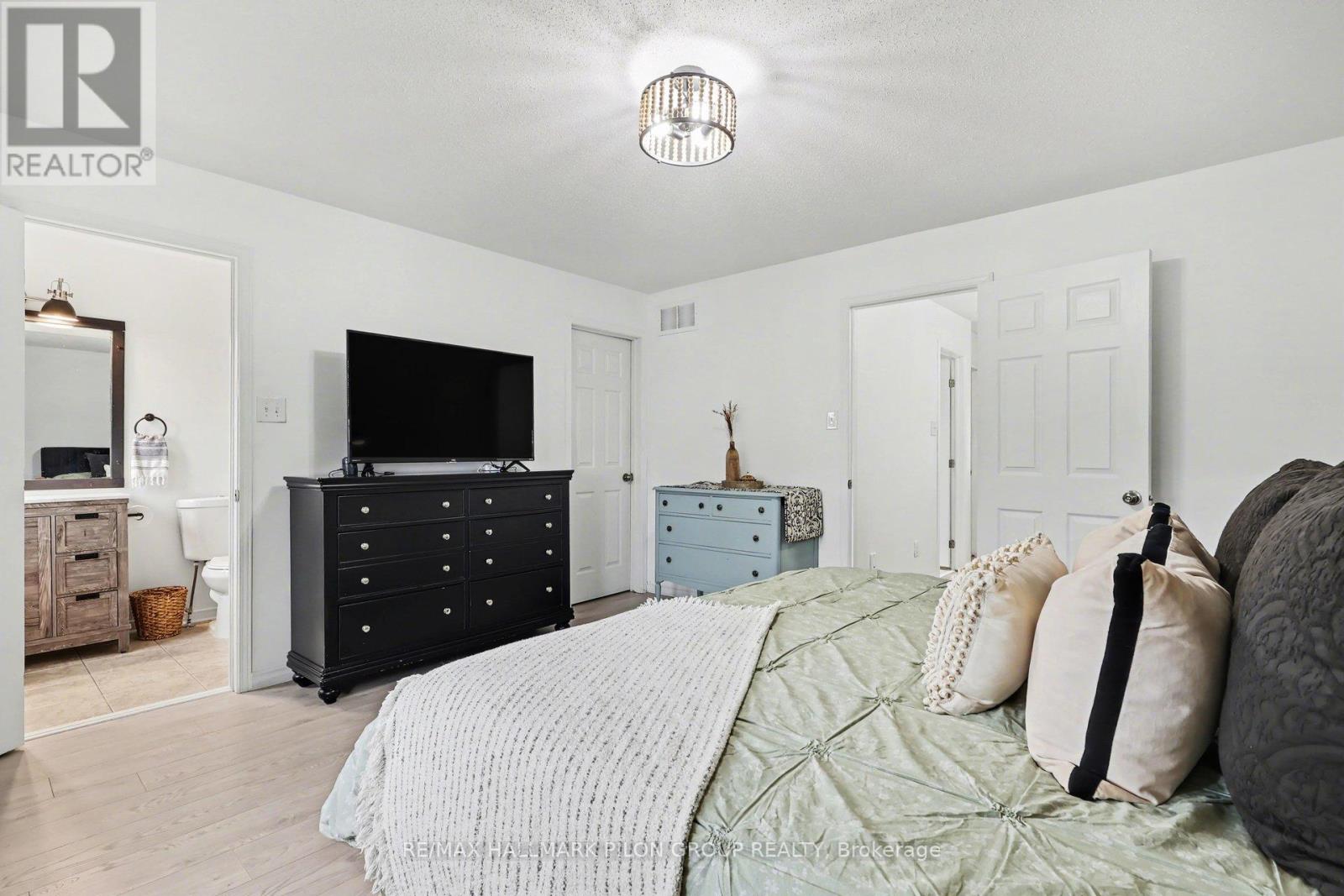 218 Rolling Meadow Crescent, Ottawa, Ontario  K1W 0B1 - Photo 13 - X13006206