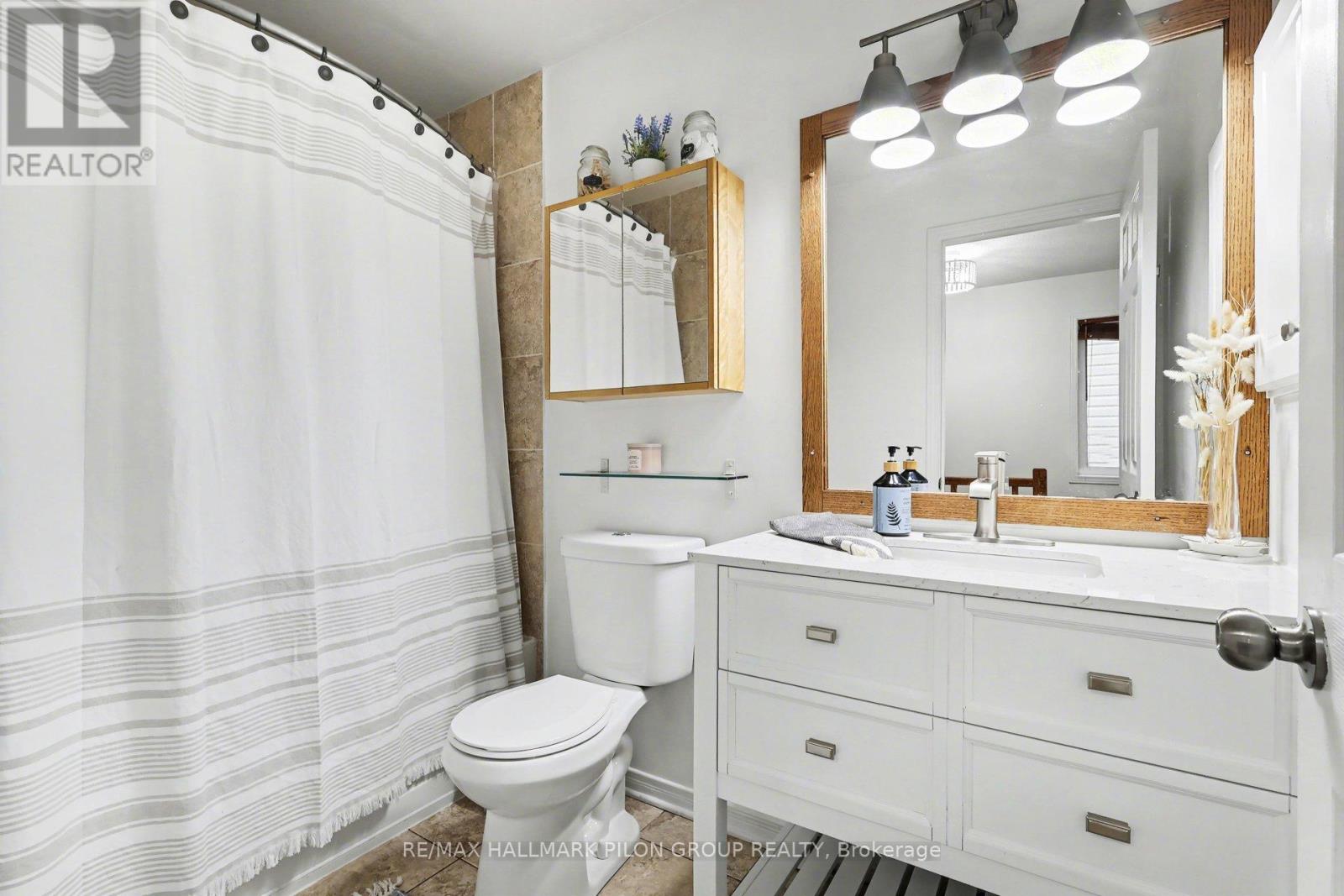 218 Rolling Meadow Crescent, Ottawa, Ontario  K1W 0B1 - Photo 17 - X13006206