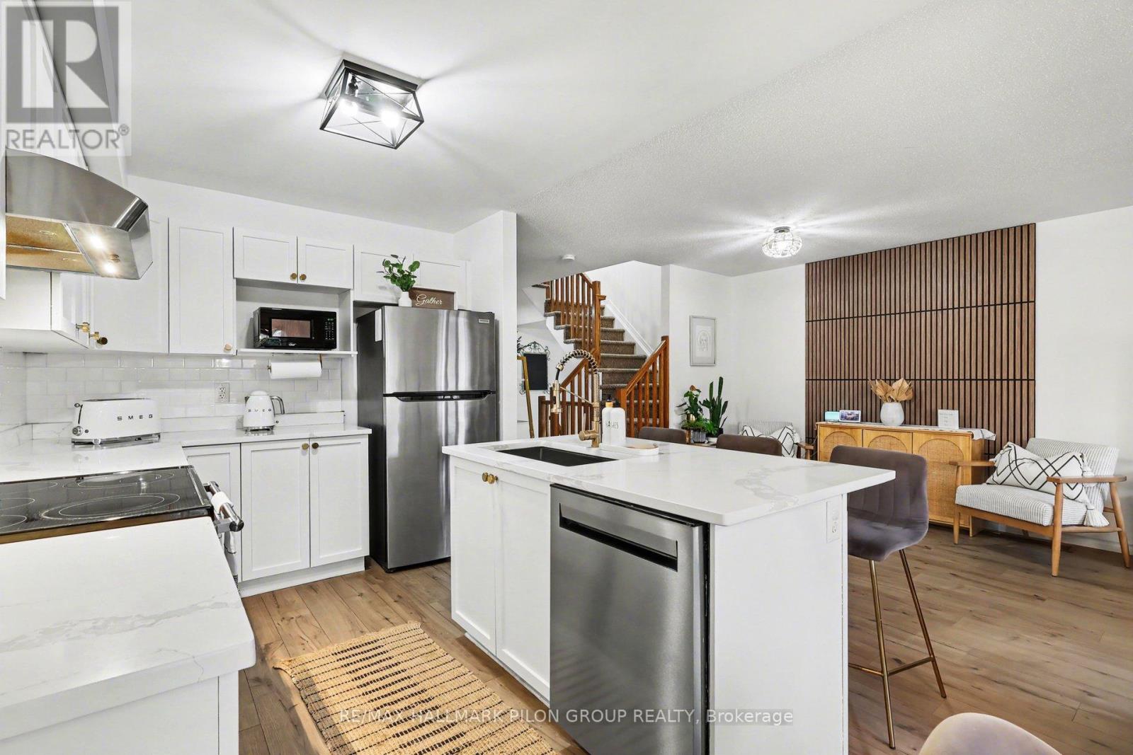 218 Rolling Meadow Crescent, Ottawa, Ontario  K1W 0B1 - Photo 5 - X13006206