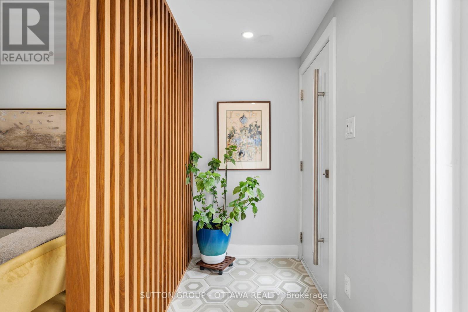 81 Armstrong Street, Ottawa, Ontario  K1Y 2V6 - Photo 4 - X13006282