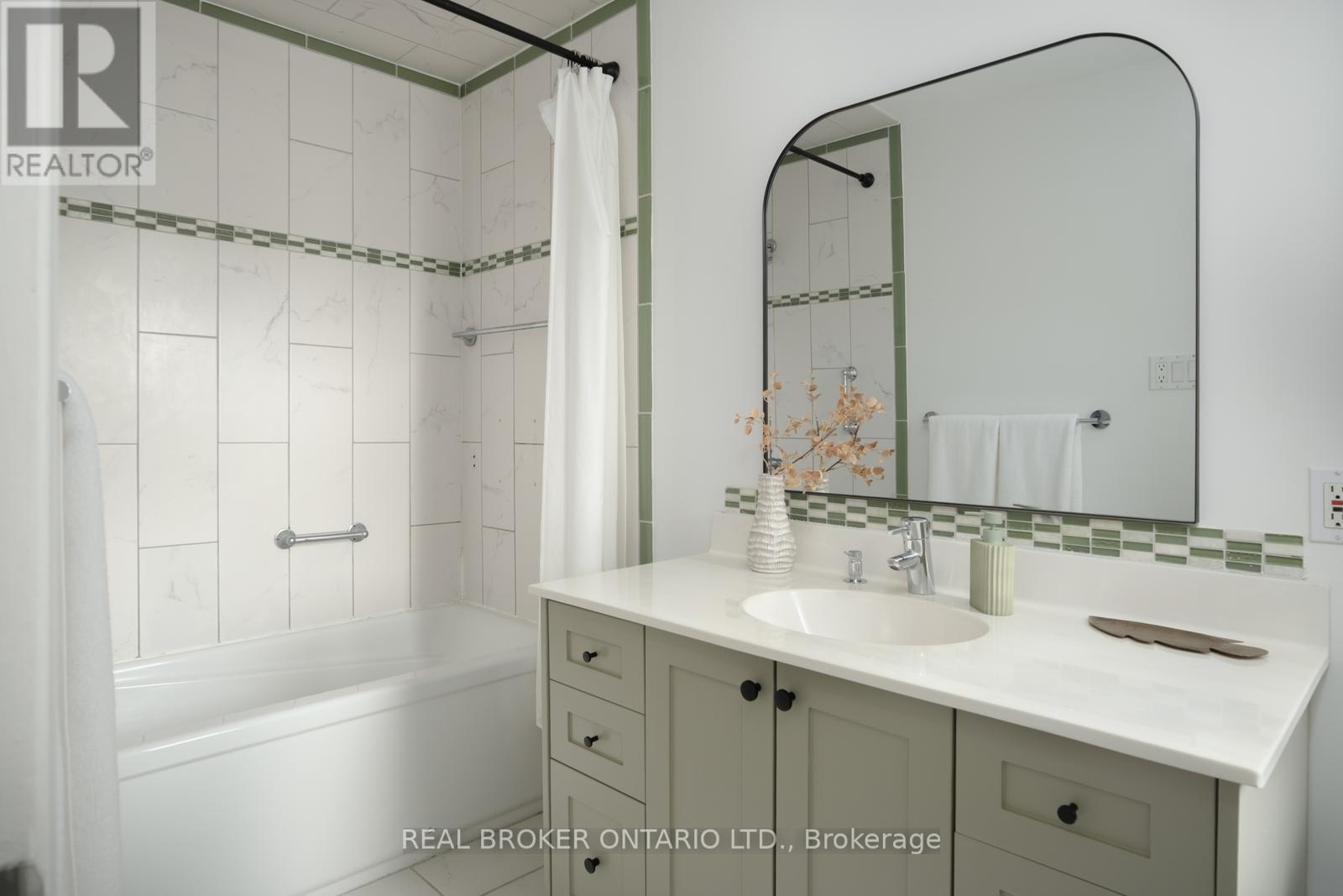 256 Monarch Park Avenue, Toronto, Ontario  M4J 4S5 - Photo 19 - E13006102