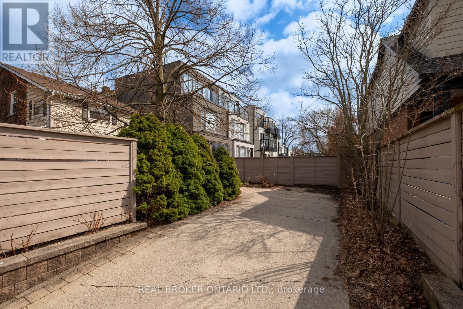 256 Monarch Park Avenue, Toronto, Ontario  M4J 4S5 - Photo 22 - E13006102