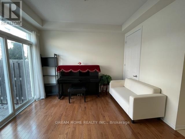 18 Yates Avenue, Toronto, Ontario  M1L 0C3 - Photo 4 - E13006116