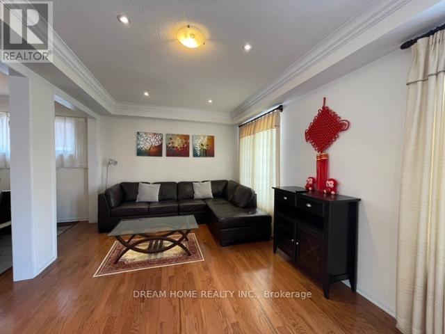 18 Yates Avenue, Toronto, Ontario  M1L 0C3 - Photo 7 - E13006116