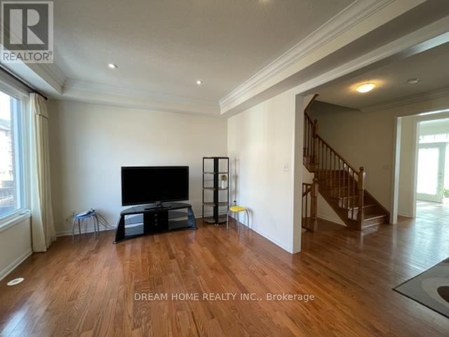 18 Yates Avenue, Toronto, Ontario  M1L 0C3 - Photo 9 - E13006116