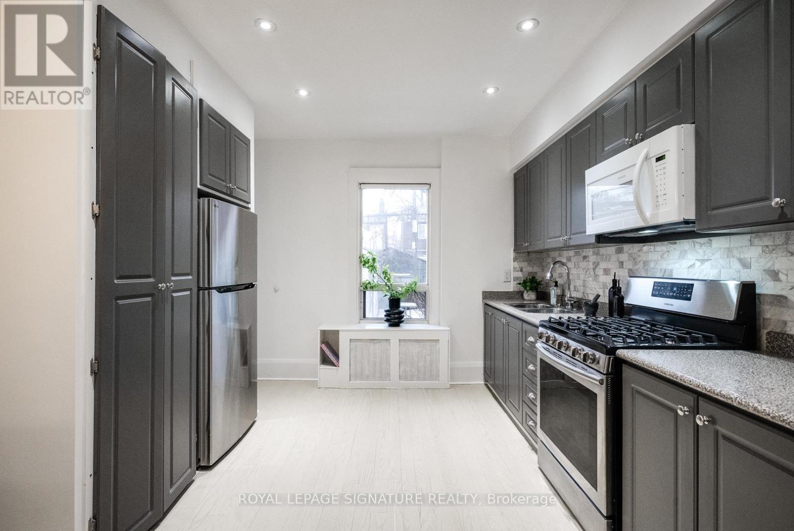 216 Parkmount Road, Toronto, Ontario  M4J 4V6 - Photo 13 - E13006156