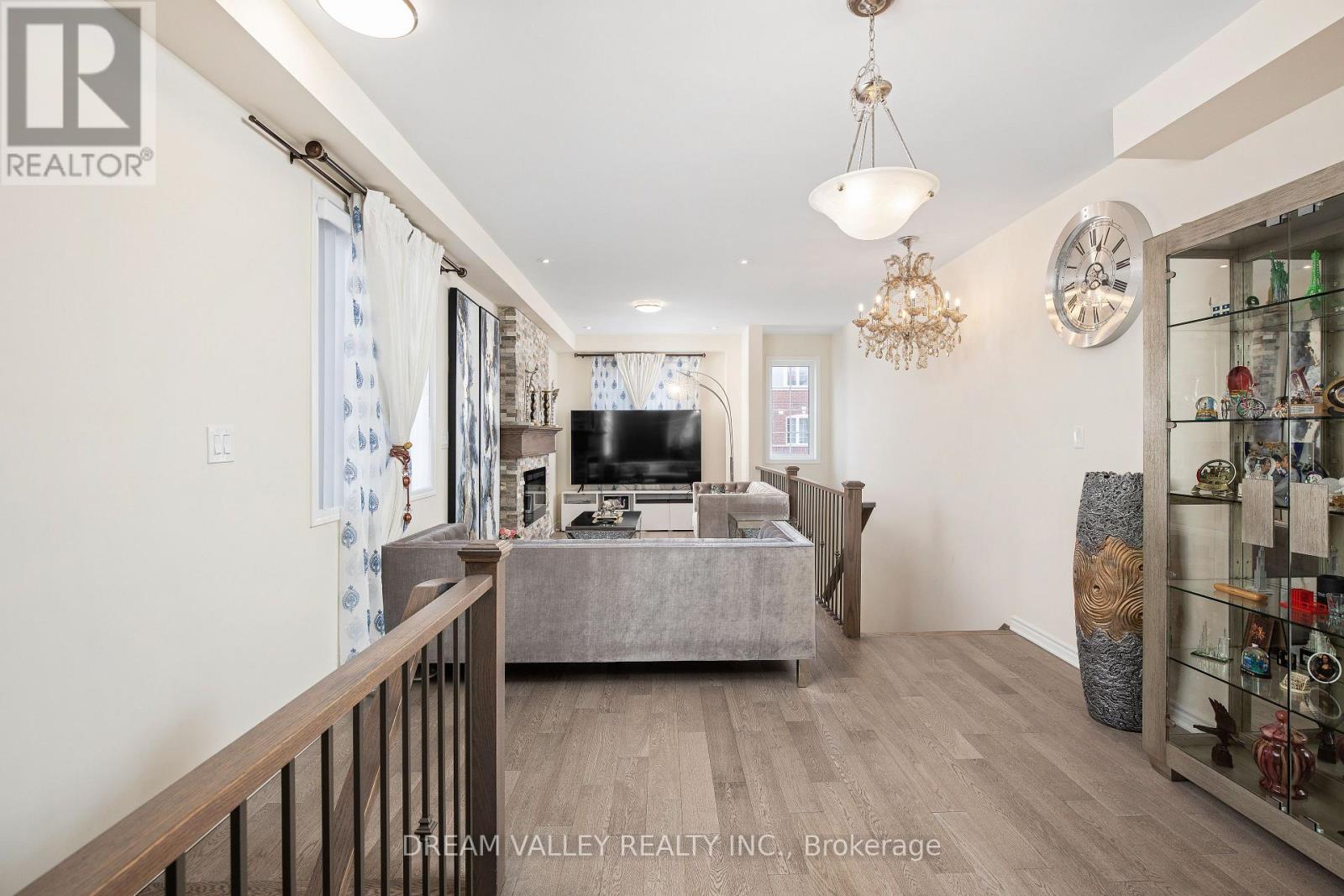 88 Jolly Way, Toronto, Ontario  M1P 0E2 - Photo 4 - E13006208