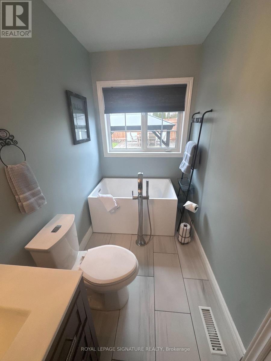 3 Underwood Drive, Whitby, Ontario  L1M 1H8 - Photo 6 - E13006248