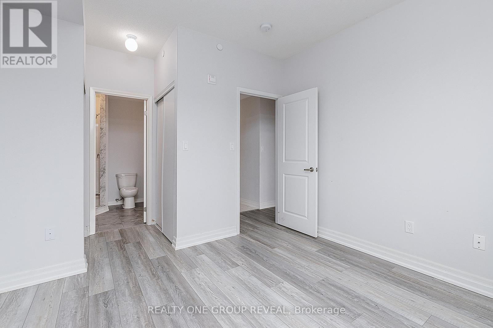 210 - 80 Aspen Springs Drive, Clarington, Ontario  L1C 0V4 - Photo 5 - E13006252