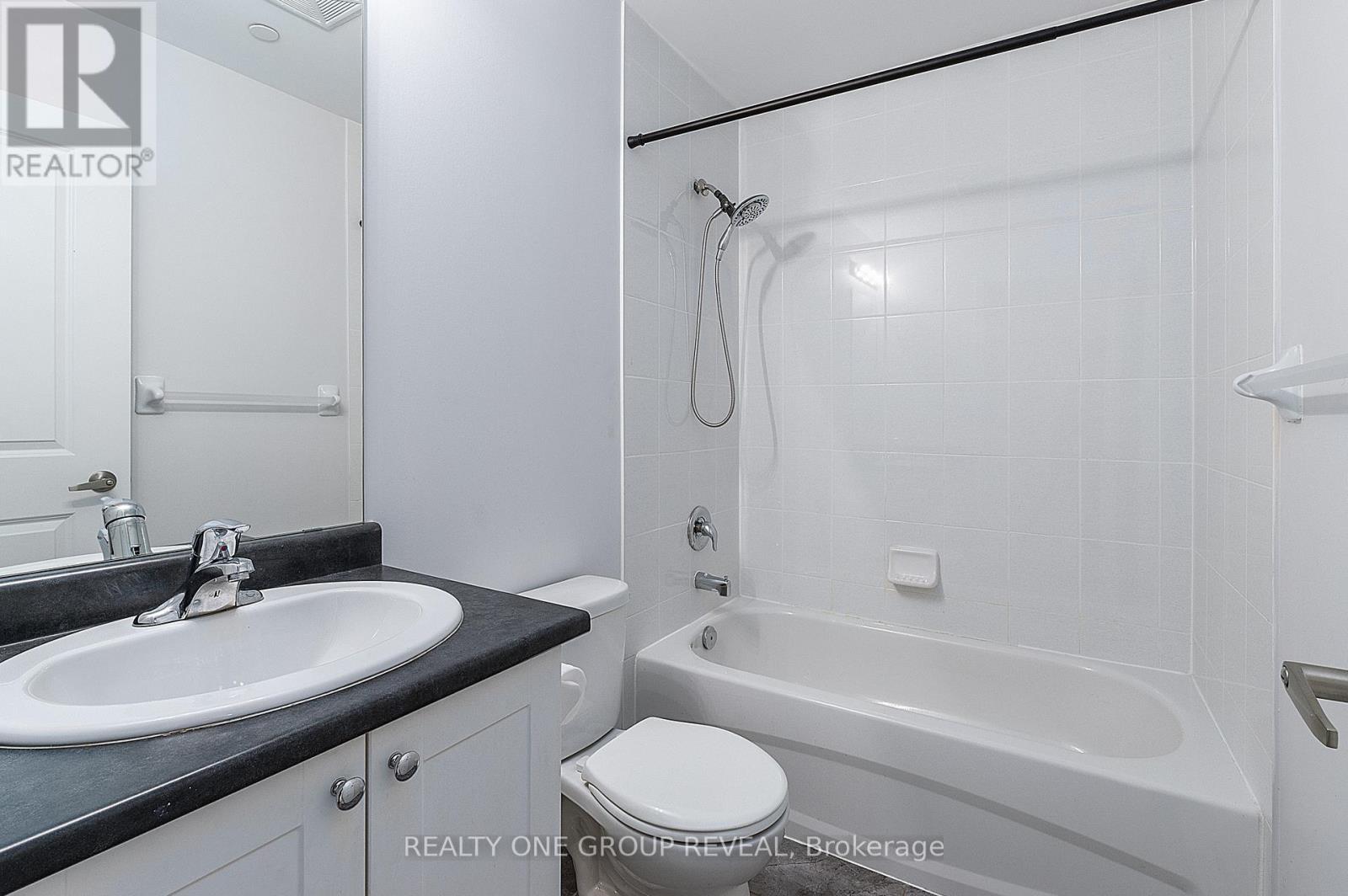 210 - 80 Aspen Springs Drive, Clarington, Ontario  L1C 0V4 - Photo 8 - E13006252