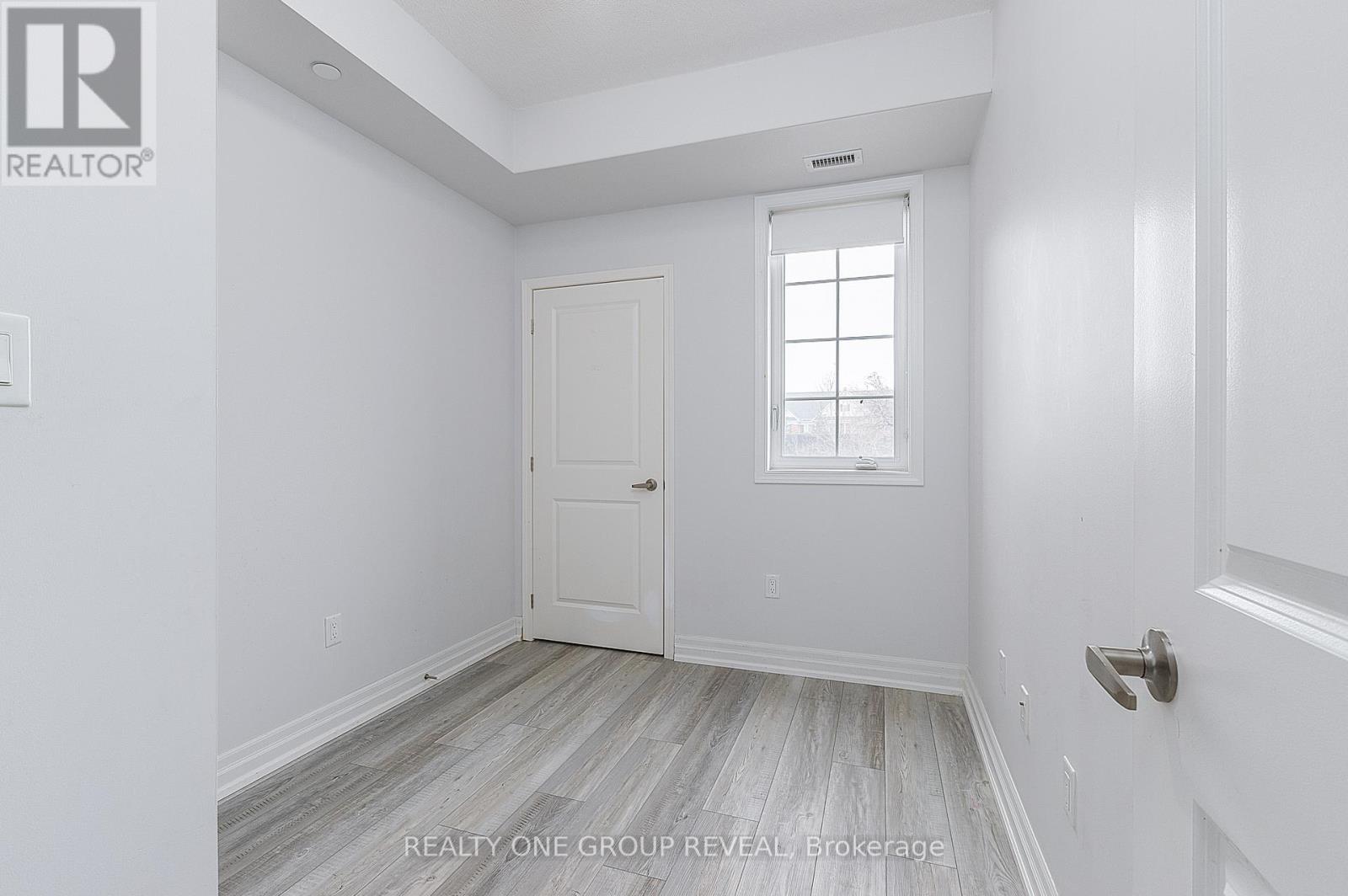 210 - 80 Aspen Springs Drive, Clarington, Ontario  L1C 0V4 - Photo 9 - E13006252