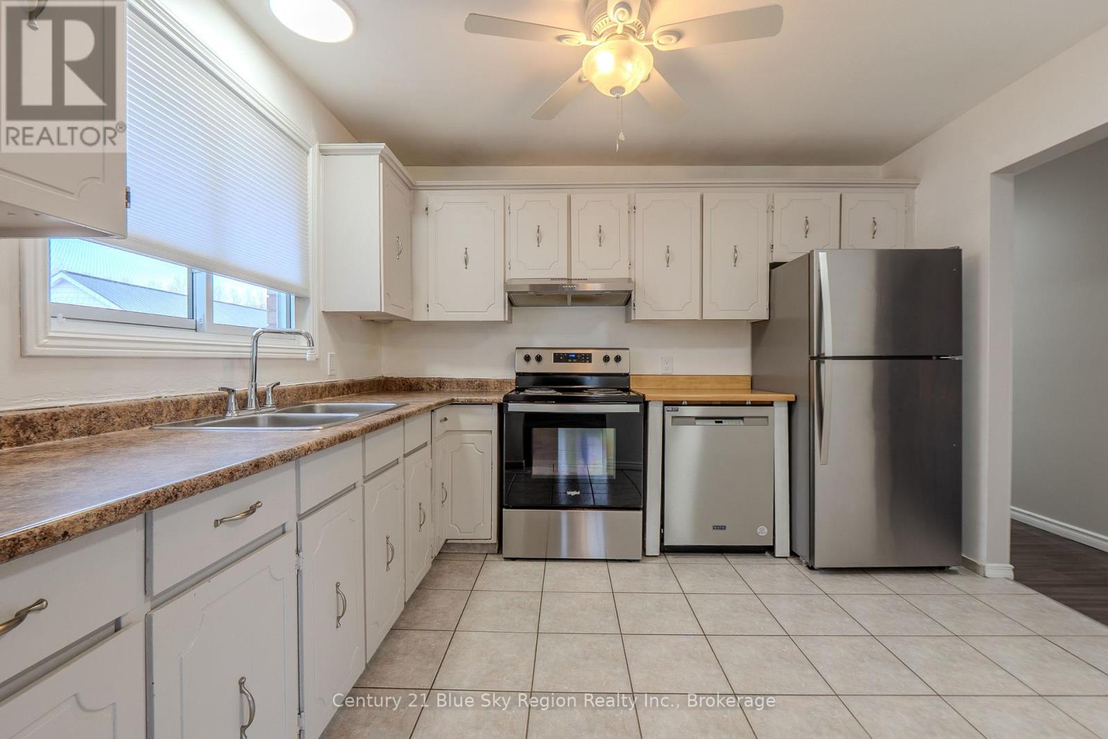 862 Lakeshore Drive, North Bay, Ontario  P1A 2G8 - Photo 2 - X13006172