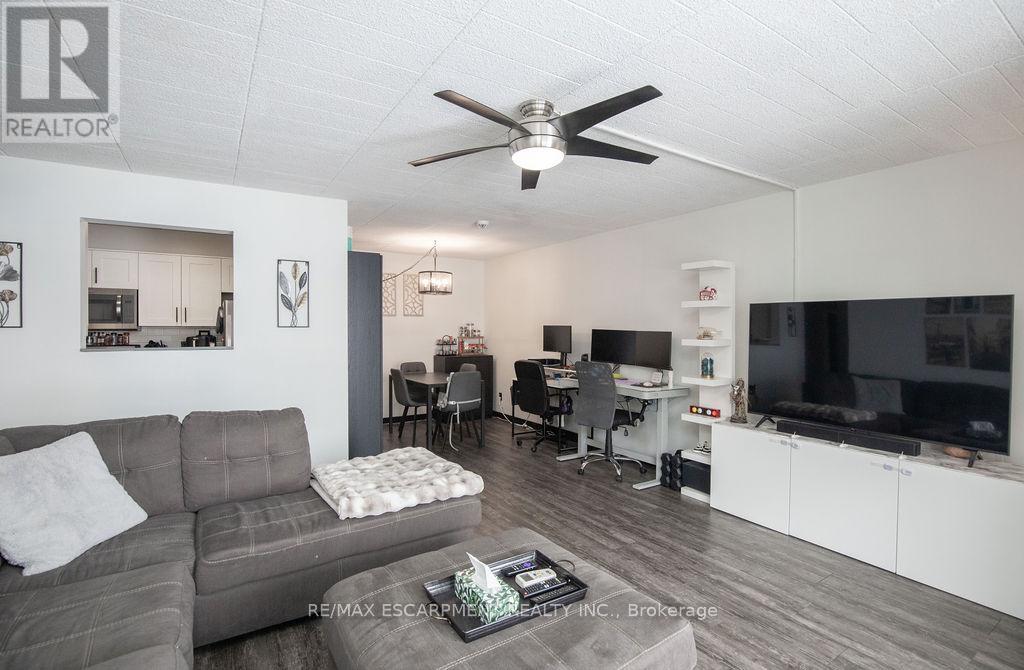 110 - 71 Vanier Drive, Kitchener, Ontario  N2C 1J4 - Photo 14 - X12801274