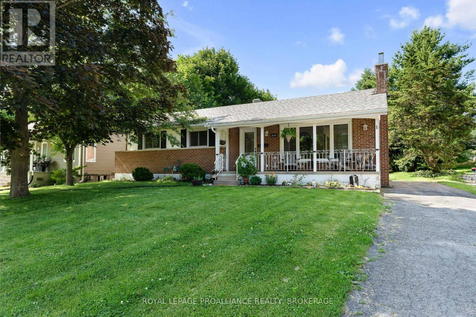 650 STEEL STREET, Gananoque, Ontario